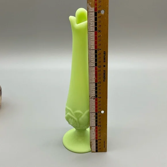 Fenton Water Lily Swung Footed Bud Vase Uranium Custard Satin Glass - Picture 13 of 13